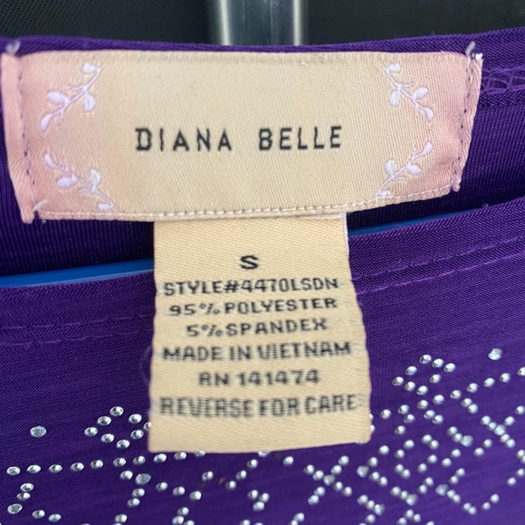 Small purple long sleeve shirt, soft! S - Picture 2 of 3